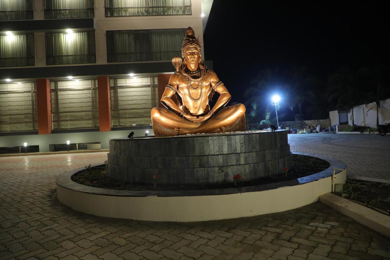 Отель Vits The Somnath Gateway Экстерьер фото
